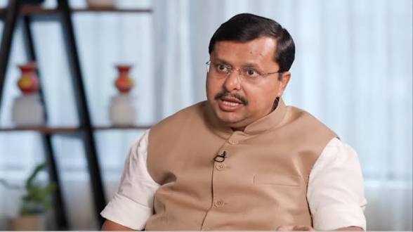 নিতিন নবীনের সরল জীবনযাপনের প্রশংসায় প্রধানমন্ত্রী, বিরোধীদের কটাক্ষ ঘিরে রাজনৈতিক তরজা তীব্র
