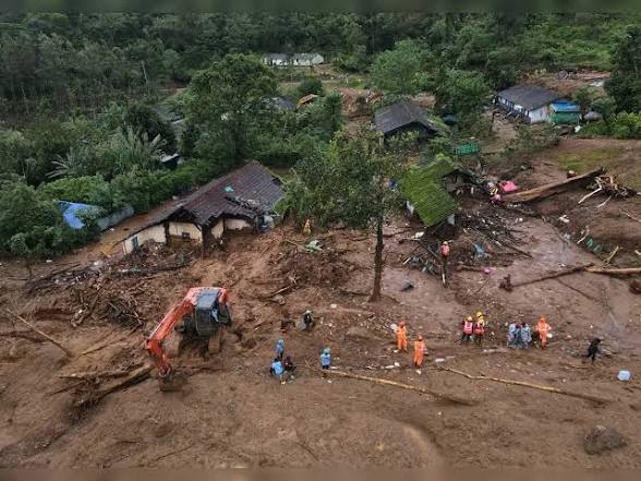 ওয়ানাড়ে ভূমিধস, মন্ত্রীদের ঘটনাস্থলে যাওয়ার নির্দেশ মুখ্যমন্ত্রী সতীশনের; তিনজনকে উদ্ধার