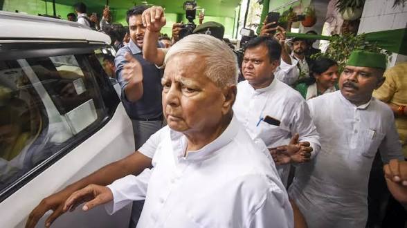 চারা কেলেঙ্কারি: লালু প্রসাদের সাজা স্থগিতের নির্দেশ বহাল রাখল সুপ্রিম কোর্ট, সিবিআইয়ের আবেদন খারিজ