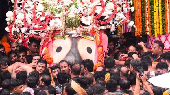 পুরীর রথযাত্রায় পদপিষ্টের মতো পরিস্থিতি, শ্বাসরোধে বৃদ্ধের মৃত্যুর অভিযোগ