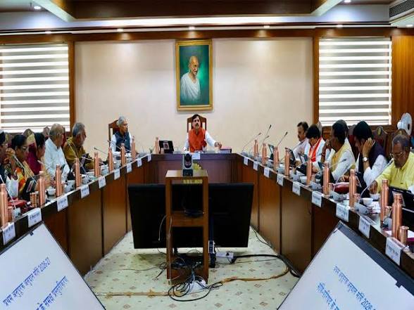 শ্রম, অগ্নি নিরাপত্তা, ব্যবসা সহজীকরণ-সহ ৯টি বিলে অনুমোদন মধ্যপ্রদেশ মন্ত্রিসভার, বিধানসভায় পেশ হবে বর্ষাকালীন অধিবেশনে