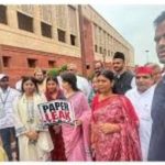 সংসদ থেকে যন্তর-মন্তর পর্যন্ত সমাজবাদী পার্টির মিছিল, নিট প্রশ্নফাঁস নিয়ে কেন্দ্রের জবাবদিহি দাবি