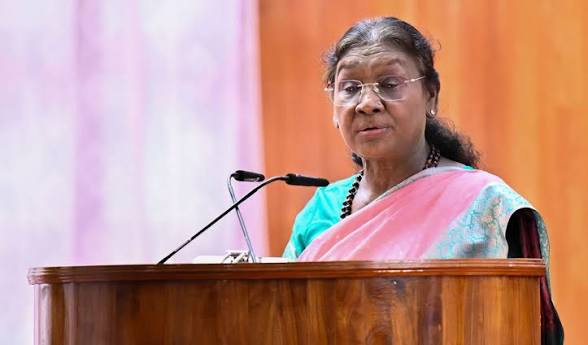 ভারত-মলদোভা সহযোগিতা আরও জোরদারে বৈঠক রাষ্ট্রপতি দ্রৌপদী মুর্মু ও মাইয়া সান্দুর