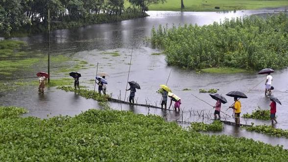 অসমে বন্যা পরিস্থিতি আরও ভয়াবহ, ১১ জেলায় ৩.১০ লক্ষের বেশি মানুষ ক্ষতিগ্রস্ত; বিপদসীমার উপর দিয়ে বইছে একাধিক নদী