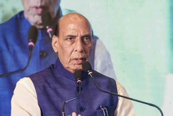 ‘কারও সন্তান বাবাকে শুধু ছবিতেই দেখেছে, কারও মা অপেক্ষা করেই চোখের আলো হারিয়েছেন’ — কার্গিল বিজয় দিবসে আবেগঘন রাজনাথ; পাকিস্তানকে কড়া বার্তা
