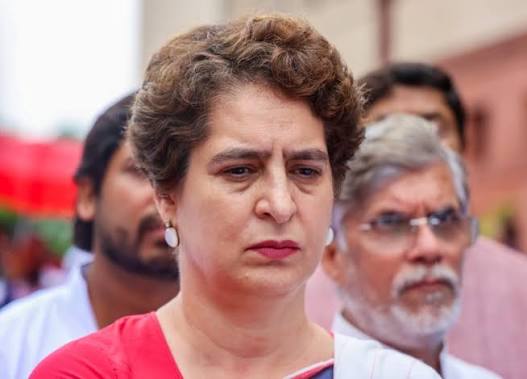 ছাত্র আন্দোলনে পেলেট গান ও একে-৪৭ ব্যবহারের অনুমতি কে দিয়েছিল? সরকারের কাছে জবাব চাইলেন প্রিয়াঙ্কা গান্ধী