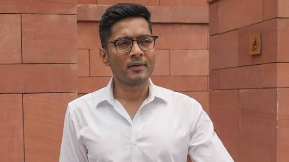 বিদেশে চক্ষু চিকিৎসার অনুমতি না মেলায় সুপ্রিম কোর্টে অভিষেক বন্দ্যোপাধ্যায়