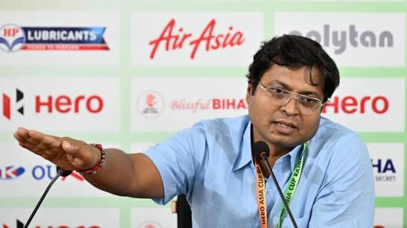 হকি দলের জার্সির রং বদলের সিদ্ধান্তে বোর্ডের সঙ্গে আলোচনা হয়নি: দিলীপ তিরকি