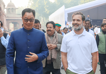 সীমানা পুনর্নির্ধারণ বিলে কংগ্রেসের সমর্থন চাইল কেন্দ্র, রাহুল গান্ধীর সঙ্গে কথা কিরেন রিজিজুর