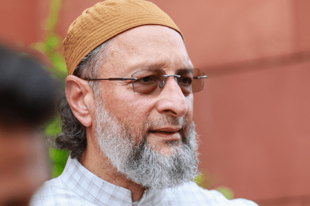 হিজাব ইস্যুতে ওয়াইসিকে নিশানা এনডিএ নেতাদের, ‘ভোটব্যাঙ্কের রাজনীতি ও সাম্প্রদায়িক রং দেওয়ার চেষ্টা’