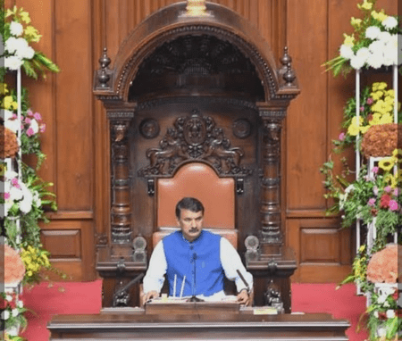 আদালতে ধাক্কার পর কর্নাটক বিধান পরিষদের সদস্যপদ ও উপ-সভাপতির পদ থেকে ইস্তফা বিজেপি নেতা এম. কে. প্রণেশের