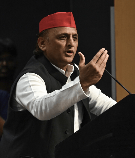 বিশ্ববিদ্যালয় গড়ার সঙ্গে যুক্তদের বাড়িতে তল্লাশি চালিয়ে ‘সাম্প্রদায়িক’ সমর্থকদের তুষ্ট করছে বিজেপি: অখিলেশ যাদব