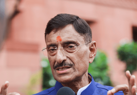 সাহস থাকলে ঝাড়খণ্ডের মুখ্যমন্ত্রীর বাড়ির সামনে ছাত্রদের হয়ে ধর্নায় বসুন রাহুল: কেন্দ্রীয় মন্ত্রী