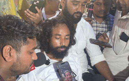 সোনম ওয়াংচুকের অনুরোধে জল পান করলেন ঝাড়খণ্ডের অনশনরত ছাত্রনেতা, আন্দোলন চালিয়ে যাওয়ার ঘোষণা