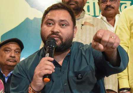 বিহারে মাদ্রাসা ও সংস্কৃত স্কুলের শিক্ষক-কর্মীদের বকেয়া বেতন নিয়ে সরব তেজস্বী, বদলি নীতি নিয়েও প্রশ্ন