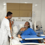 কলকাতার হাসপাতালে অসুস্থ মিঠুন চক্রবর্তীকে দেখতে গেলেন বাংলার মুখ্যমন্ত্রী অধিকারী