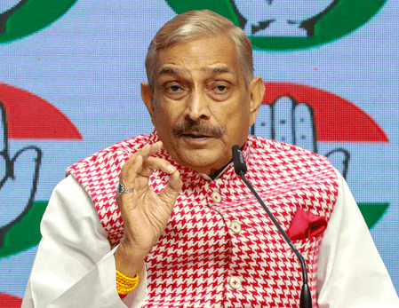 ‘মহিলা সংরক্ষণ ও সীমানা পুনর্নির্ধারণ দুটি পৃথক বিষয়’: কিরেন রিজিজুর মন্তব্যের জবাবে প্রমোদ তিওয়ারি
