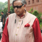 সৌদি ফেরতদের লিঙ্গ বৈষম্যমূলক মনোভাবের রিপোর্টে ‘উদ্বেগজনক’ মন্তব্য শশী থারুরের