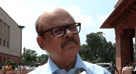 ‘মর্যাদা বজায় রাখা জরুরি’: সংসদ চত্বরে বিরোধীদের ‘খেলনা বানর’ প্রতিবাদ নিয়ে আপত্তি কংগ্রেস সাংসদ তারিক আনোয়ারের