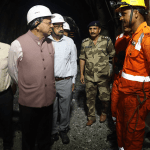 চামোলিতে বিপর্যস্ত সুড়ঙ্গে উদ্ধারকাজ পরিদর্শন মুখ্যমন্ত্রী ধামির