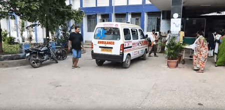 (update) অশোকধাম মন্দিরে পদপিষ্ট হয়ে ৭ পুণ্যার্থীর মৃত্যু, আহত ১২-এর বেশি