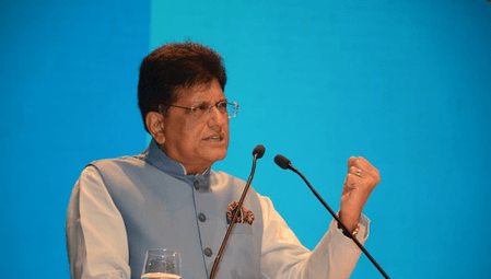 ৭০ সদস্যের ব্যবসায়ী প্রতিনিধি দল নিয়ে সিঙ্গাপুরে পীযূষ গোয়েল, অর্থনৈতিক সম্পর্ক আরও গভীর করার লক্ষ্য