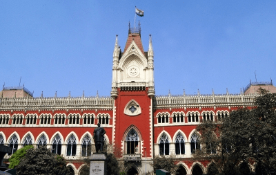 প্রাক্তন বঙ্গমন্ত্রীর জামিন মামলায় রায় দেওয়া থেকে সরে দাঁড়ালেন কলকাতা হাইকোর্টের বিচারপতি
