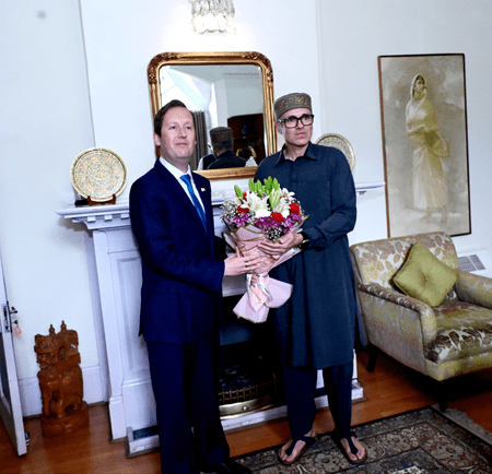 জম্মু-কাশ্মীর ভারতের ‘গুরুত্বপূর্ণ অংশ’, ভ্রমণ সংক্রান্ত পরামর্শ পুনর্বিবেচনা করবে আমেরিকা: রাষ্ট্রদূত গোর