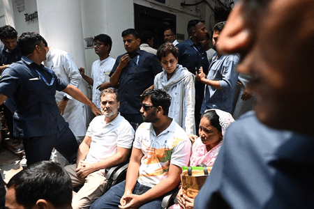 পেলেট গান কাণ্ডে উত্তেজনা, পার্লামেন্ট স্ট্রিট থানায় রাহুল গান্ধী