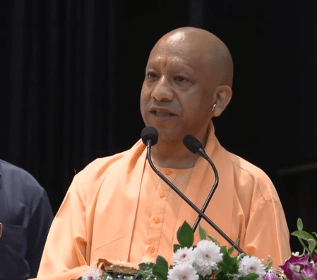 ভারতের ঐতিহ্য ধ্বংস করতে চান কেন: মনুস্মৃতি মন্তব্যে রাহুল গান্ধীকে নিশানা যোগীর