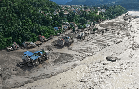 নেপালের ভয়াবহ বন্যায় বাংলার ৩৬ জন নিখোঁজ, নিশ্চিত করল অধিকারী সরকার