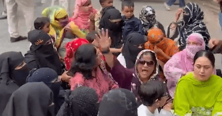 ‘রাহুল গান্ধীর মুখোশ খুলে গিয়েছে’: কংগ্রেস সদর দফতরের বাইরে মুসলিম মহিলাদের বিক্ষোভে বিজেপি