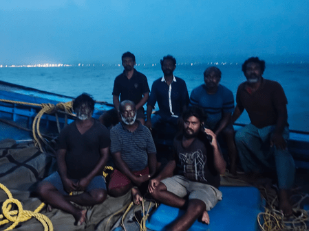 ২৫ দিন পর বাড়ি ফিরলেন নিখোঁজ অন্ধ্রের সাত মৎস্যজীবী
