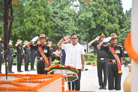 শিলংয়ে অসম রেজিমেন্টের বীর শহিদদের শ্রদ্ধা জানালেন মুখ্যমন্ত্রী হিমন্ত বিশ্ব শর্মা