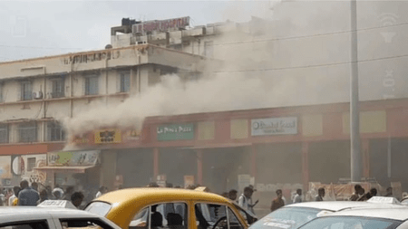 কলকাতার শিয়ালদহ স্টেশনে খাবারের দোকানে আগুন, ব্যাপক আতঙ্ক