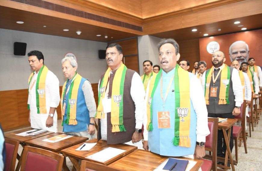 বিজেপির নতুন টিমকে নিয়ে প্রথম বৈঠকে নিতিন নাবিন, সংগঠন শক্তিশালী করার রূপরেখায় জোর