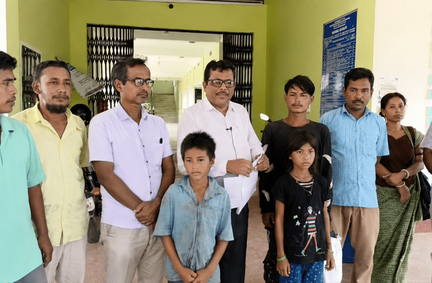 বাবা-মা নিখোঁজ, অনিশ্চিত দুই শিশুর ভবিষ্যৎ, কাকার সামান্য আয়ে চলছে জীবন