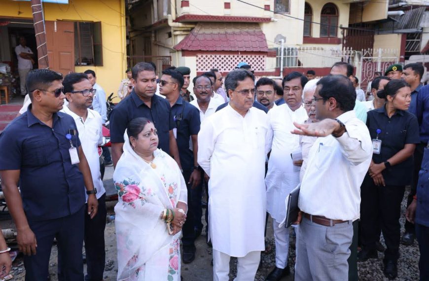 কমিউনিস্ট ও কংগ্রেস সমস্যা সৃষ্টি করতে চায়, তারা উন্নয়ন দেখে না: মুখ্যমন্ত্রী