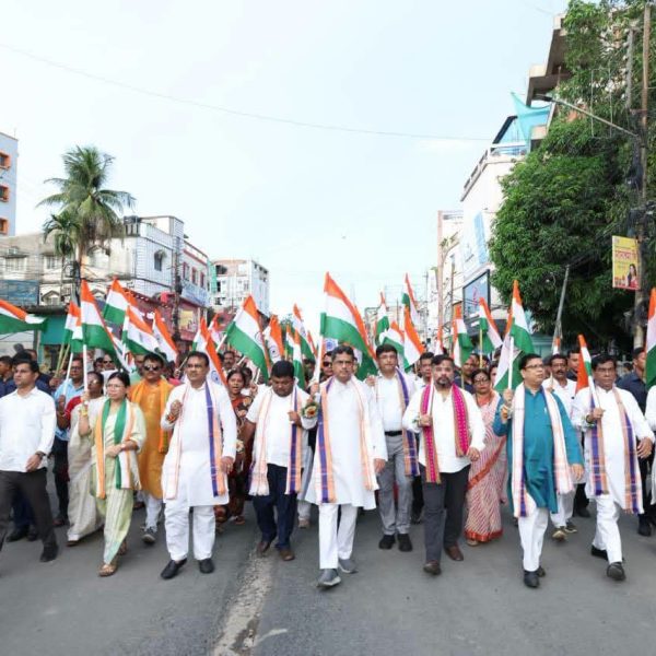 জাতীয় পতাকার সঙ্গে জড়িয়ে রয়েছে অসংখ্য বীর স্বাধীনতা&hellip;