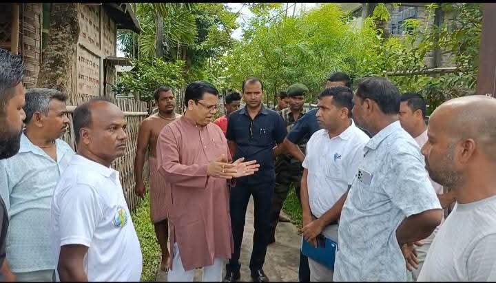 শ্রীরামপুর-গোলকপুর সড়ক পরিদর্শনে মন্ত্রী টিংকু রায়, শীঘ্রই শুরু হবে নির্মাণকাজ