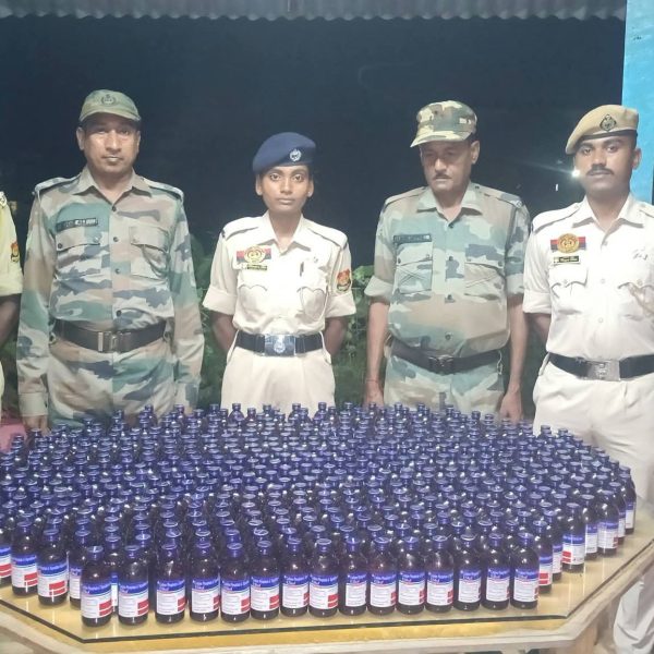 মতিনগর সীমান্ত সড়কের পাশে ৫২৫ বোতল কাশির সিরাপ&hellip;