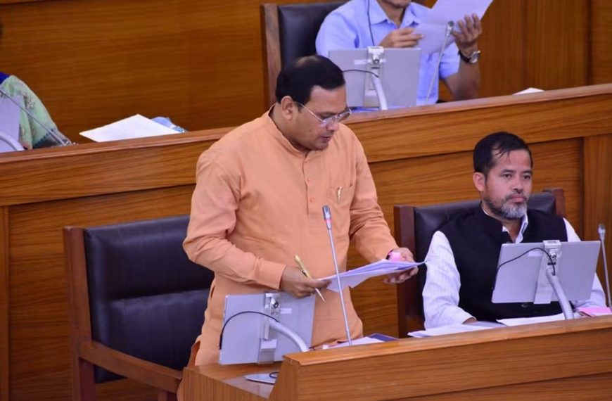 সরকারি কলেজে ৩২৫ শিক্ষক পদ শূন্য, বিধানসভায় জানাল রাজ্য সরকার