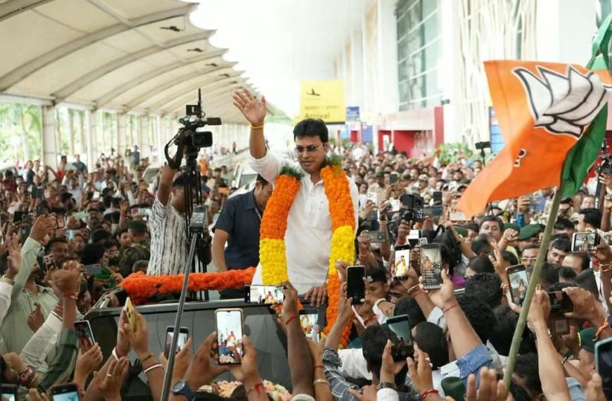রাজ্যে উষ্ণ অভ্যর্থনায় ভাসলেন নবনিযুক্ত সর্বভারতীয় সাধারণ সম্পাদক বিপ্লব কুমার দেব, কর্মীদের পাশে থাকার বার্তা