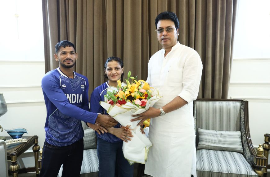 কমনওয়েলথ গেমসে জুডোয় স্বর্ণজয়ী অস্মিতা দে-কে সংবর্ধনা জানালেন সাংসদ বিপ্লব