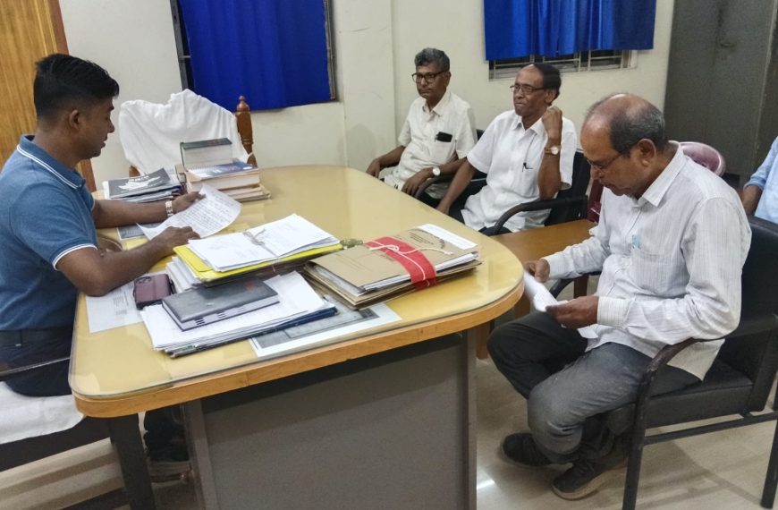 স্বাধীনতা দিবসে জাতীয় পতাকা উত্তোলনে বাধা ও হামলার অভিযোগে থানায় মামলা ও মহকুমা পুলিশ আধিকারিককে ডেপুটেশন