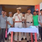 হারানো-চুরি যাওয়া ১৩ মোবাইল উদ্ধার, স্বাধীনতা দিবসে মালিকদের হাতে তুলে দিল মেলাঘর থানা