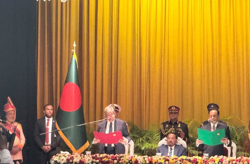 বাংলাদেশের ২৩তম রাষ্ট্রপতি হিসেবে শপথ নিলেন মির্জা ফখরুল ইসলাম আলমগীর