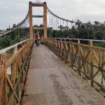 অবহেলায় বেহাল ঝুলন্ত স্টিল ফুটব্রিজ, বাড়ছে দুর্ঘটনার আশঙ্কা, আতঙ্কে পথচারীরা