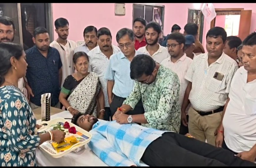 শহিদদের স্মরণে রক্তদান, যুব সমাজকে মানবিকতার পথে এগিয়ে যাওয়ার আহ্বান জিতেন্দ্রের