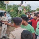 কমলাসাগরে কালো গ্লাস ফিল্ম অপসারণ অভিযান ঘিরে পুলিশ-অটোচালকদের বচসা